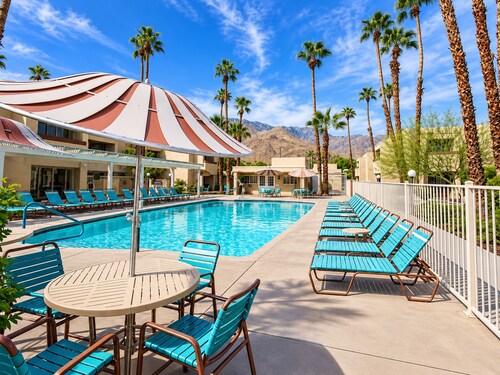 Palm Springs 2BR Condo w/ Shared Pool