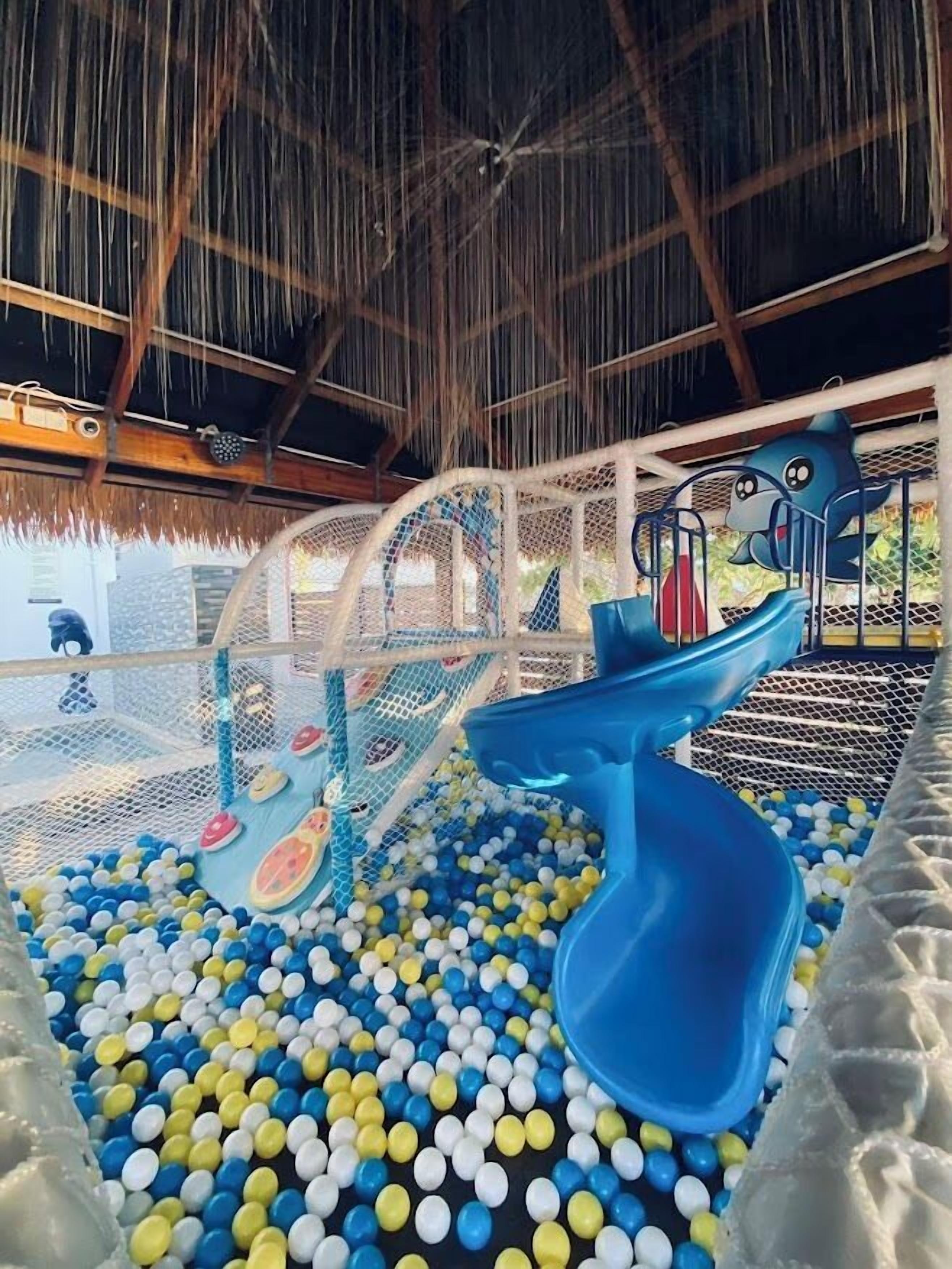 어린이 놀이 공간 - 야외