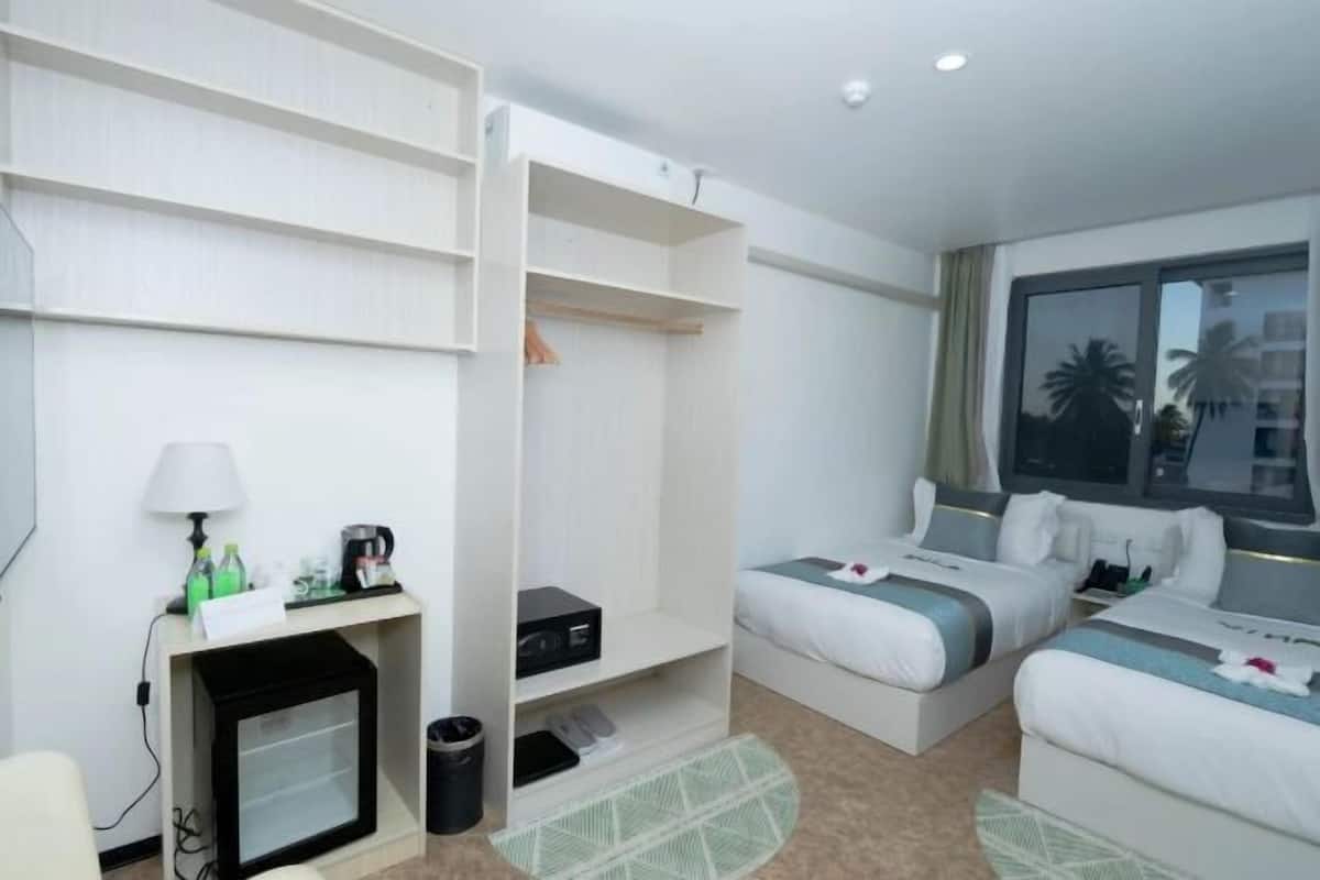 Minibar, coffres-forts dans les chambres, décoration personnalisée