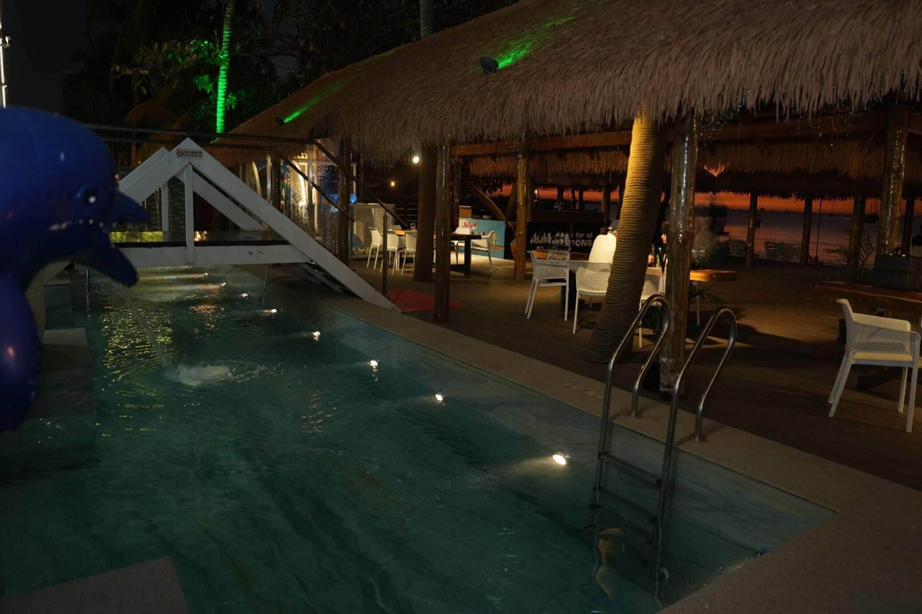 Outdoor pool, open 9:00 AM to 9:00 PM, sun loungers