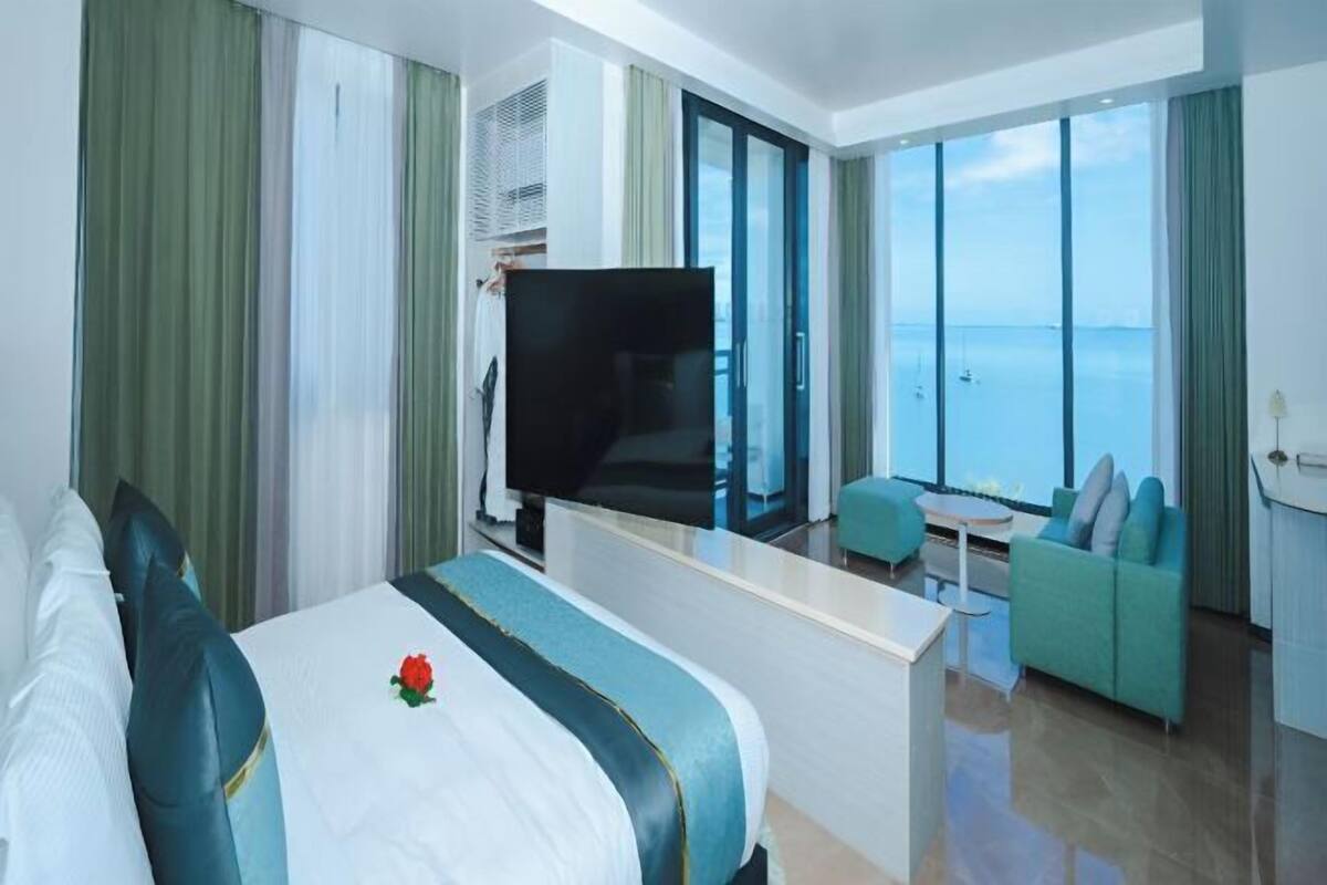 Minibar, in-room safe, blackout curtains, iron/ironing board