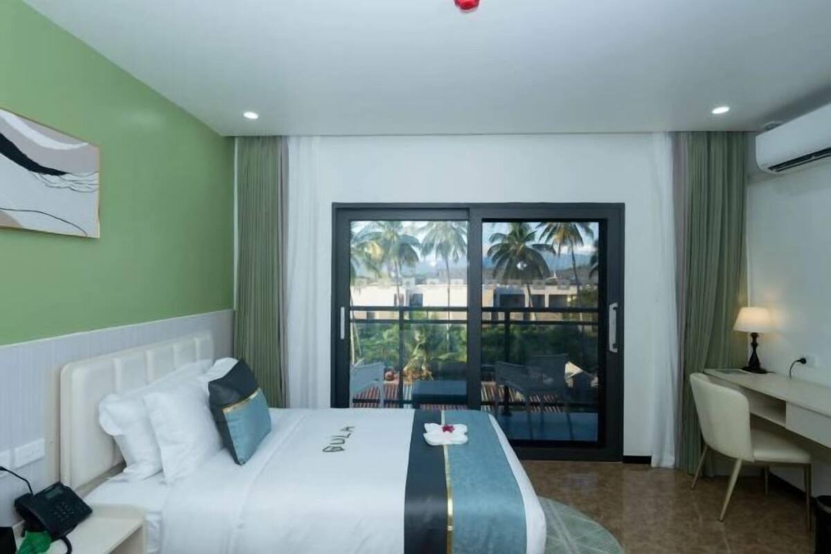 Minibar, in-room safe, blackout curtains, iron/ironing board