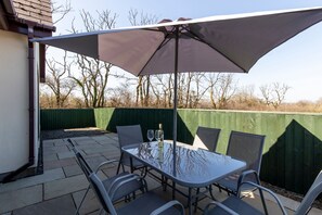 House | 3 bedrooms - Honeyfield Lodge - Spacious Cottage Rural Views (Kilgetty)