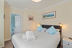 House | 3 bedrooms - Honeyfield Lodge - Spacious Cottage Rural Views (Kilgetty)