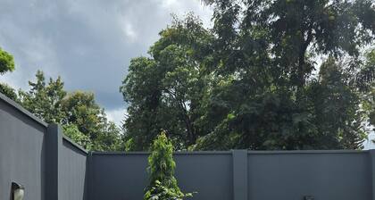 Charming 3-bedroom house with WiFi, AC in delightful Moshi