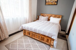 3 bedrooms, iron/ironing board, WiFi