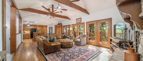 Smart-tv en een open haard