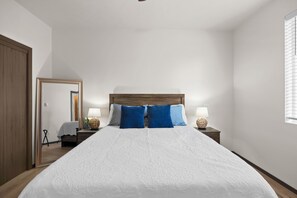 2 soverom, strykejern/-brett, wi-fi (inkludert) og sengetøy