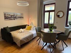 1 soveværelse, skrivebord, strygejern/strygebræt, weekendseng