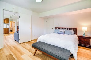 1 bedroom, travel crib, internet, bed sheets