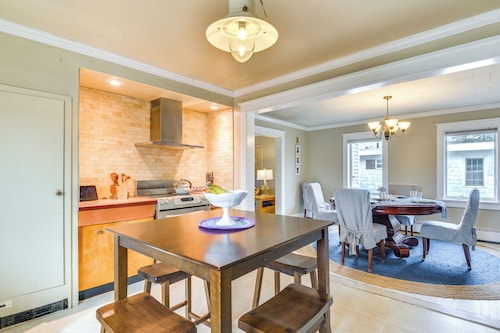 3 Blocks to Lake Ontario: Getaway in Cape Vincent!