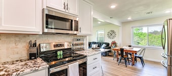 5 Mi to Lake Texoma: Wooded Retreat on 3 Acres!