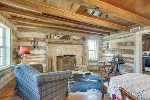 TV - Hot Tub & Creek Views: Secluded Perryville Cabin (Perryville)