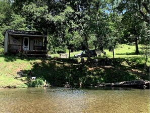 Exterior - Pop's Place on the Rapidan River. (Rochelle)