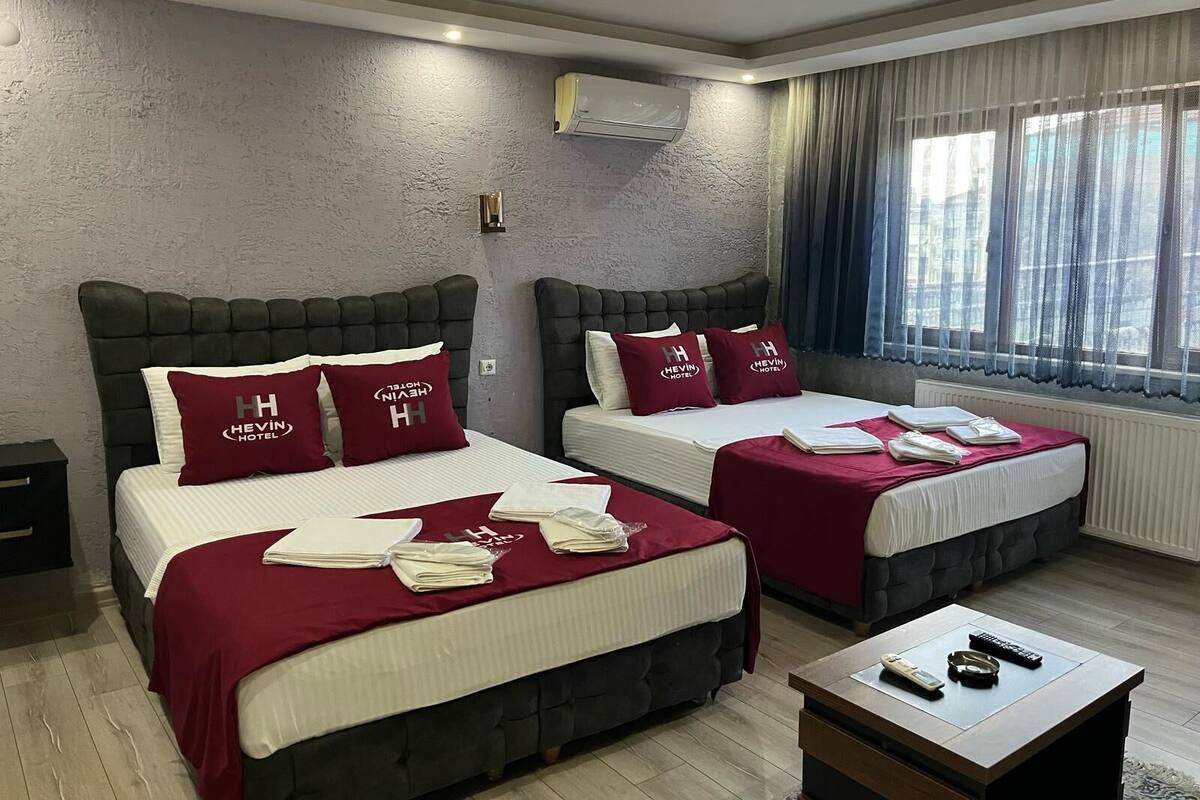 Hochwertige Bettwaren, Minibar, laptopgeeigneter Arbeitsplatz
