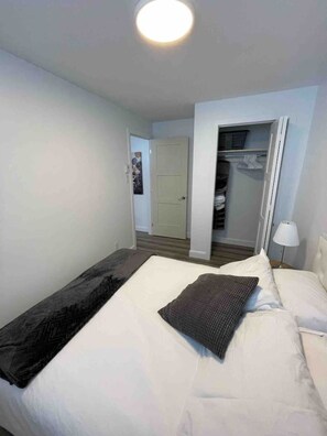 1 chambre, bureau, fer et planche à repasser, Wi-Fi