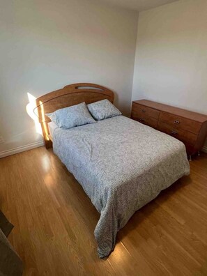 1 Schlafzimmer, Schreibtisch, Bügeleisen/Bügelbrett, WLAN