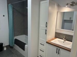 Hair dryer - Duplex de luxe 5 chambres idéal pour les familles (Québec)