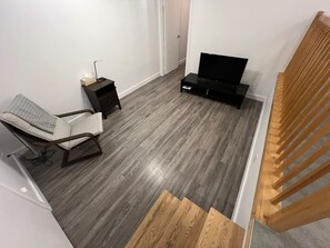 TV - Duplex de luxe 5 chambres idéal pour les familles (Québec)
