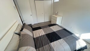 2 quartos, escrivaninha, ferros/tábuas de passar roupa, Wi-Fi