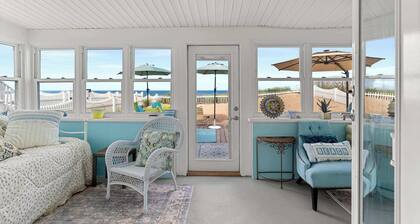 Adorable spacious renovated private home on beach