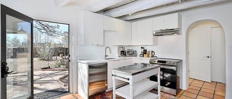 Réfrigérateur, four, plaque de cuisson, lave-vaisselle