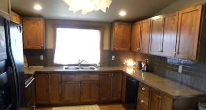 Charming apartment near Kalispell and Glacier Park, with gorgeous views.