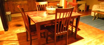 Charming apartment near Kalispell and Glacier Park, with gorgeous views.