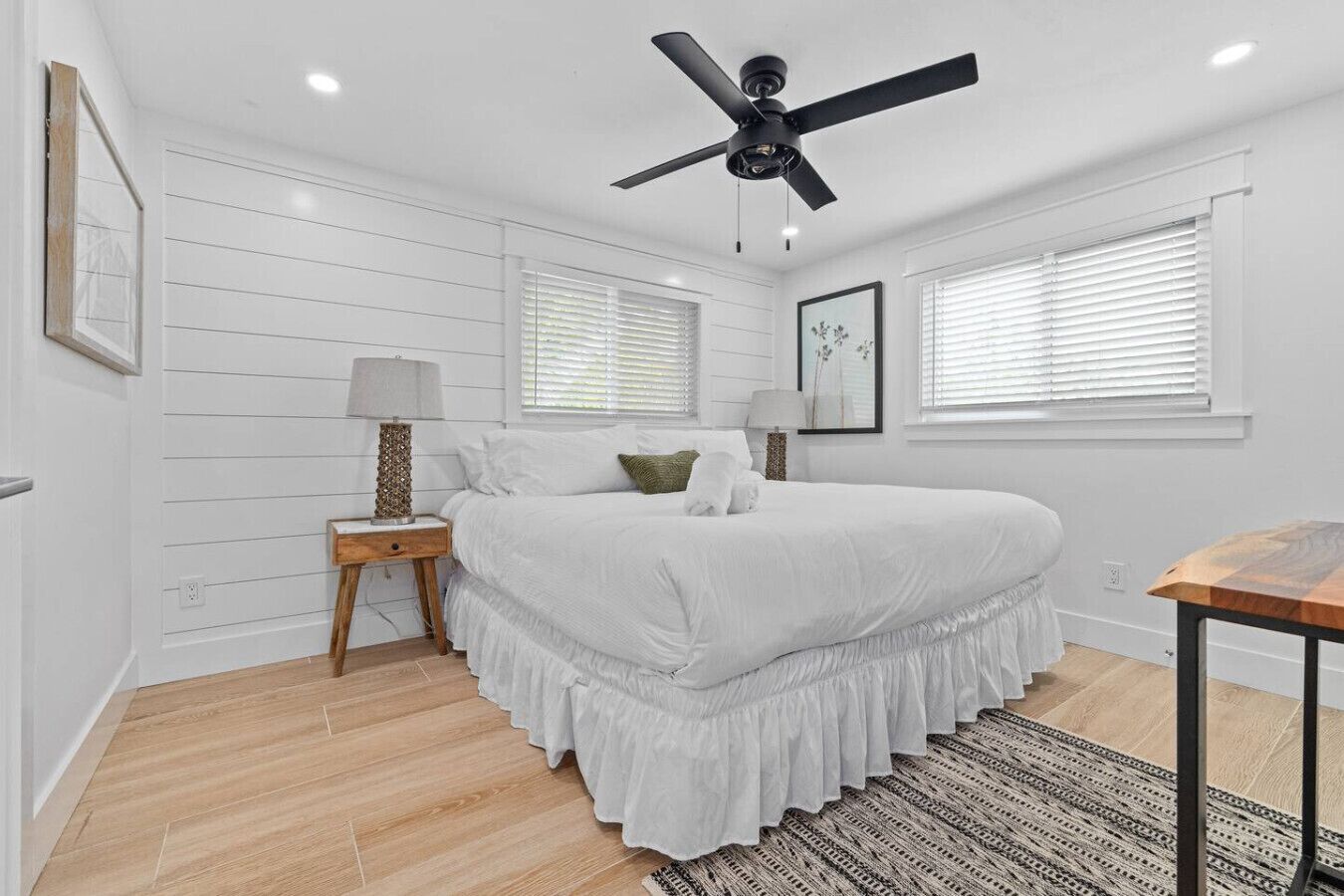 3 camere, una scrivania, ferro/asse da stiro, Wi-Fi gratuito