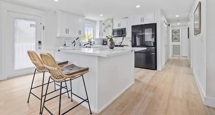 Luxury North End Escape | 3 king beds + pool/spa