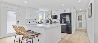 Luxury North End Escape | 3 king beds + pool/spa