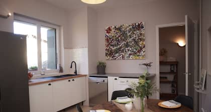 3-bedroom apartment 5km from picturesque village Barran with WiFi, fitness room