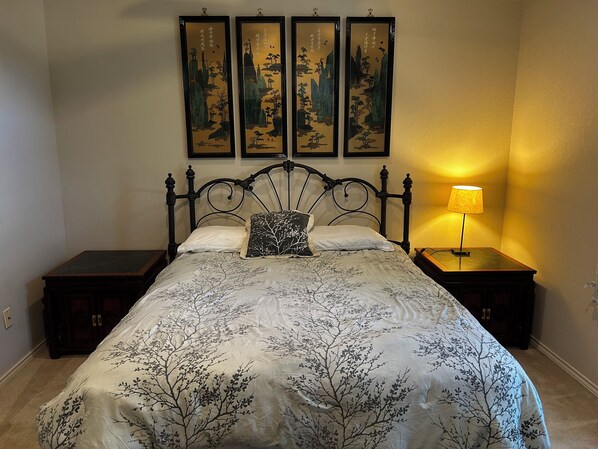 3 bedrooms, iron/ironing board, WiFi, bed sheets