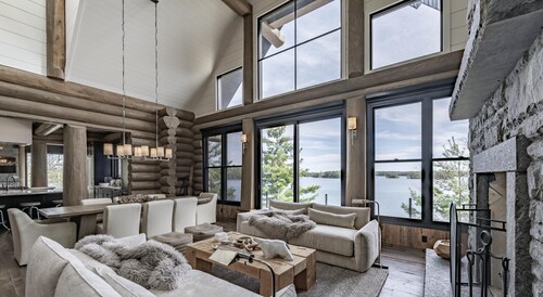 9 bed 9 bath log home on Lake Muskoka