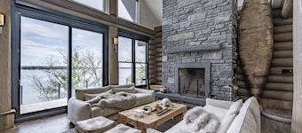 9 bed 9 bath log home on Lake Muskoka