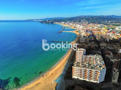Apartment on the seafront avenue of Sant Antoni with parking