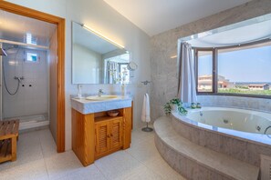 Shower, towels