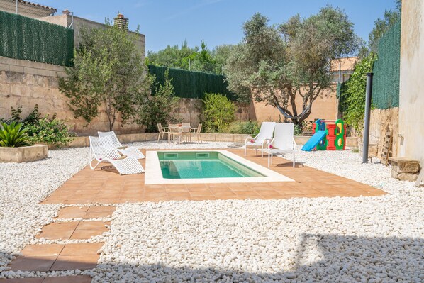 Pool - Rostoll Espai de Calma (Muro)