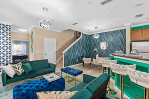 House, 4 Bedrooms, Balcony, Golf View | Living room - Super Fly (Kissimmee)