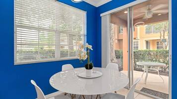 House, 4 Bedrooms, Balcony, Golf View | Living area