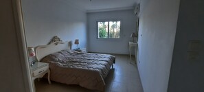 2 bedrooms, iron/ironing board