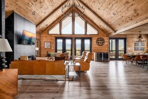 Smart TV y chimenea
