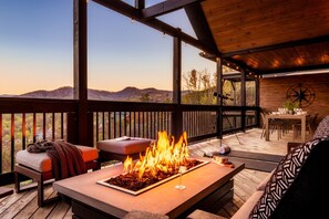 Outdoor dining - Pool/GameRoom/HotTub/VIEWS/Sleeps 15! - Oasis in the Smokies (Gatlinburg)