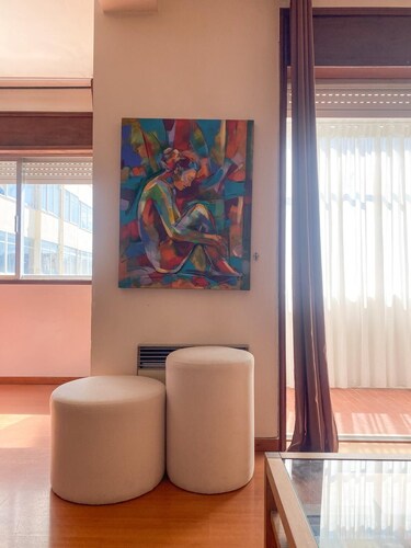 Elegant and spacious apartment by the sea!