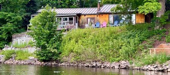 Riverfront cabin with WiFi in charming Fife Lake