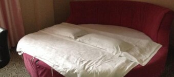 Guangde 168 Business Hotel