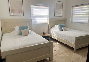 2 chambres, fer et planche à repasser, Wi-Fi, draps fournis