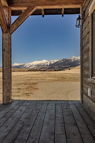 Chicory Guest Cabin - Paradise Valley, MT