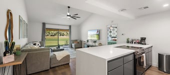 Brand new fully remodeled house in Palm Desert w/ golf course views-Pet Friendly
