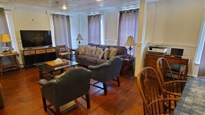 Nhà, phòng tắm riêng, quang cảnh sân vườn (Equinunk) | Lounge